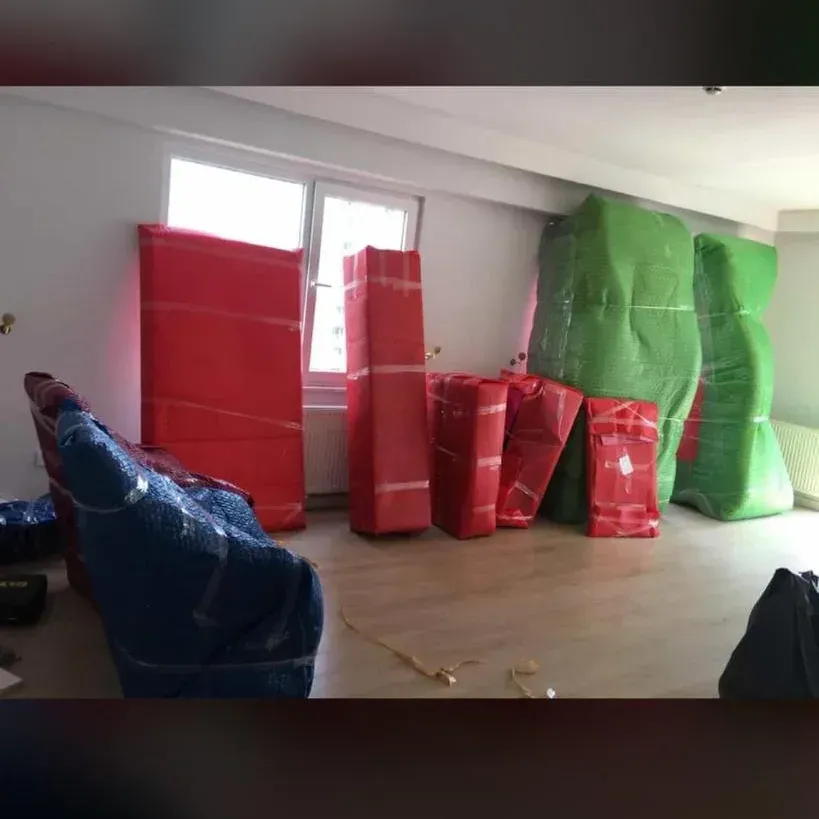 Hisar Uluslararası Nakliyat Logo