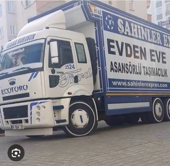 Şahinler Nakliyat Logo